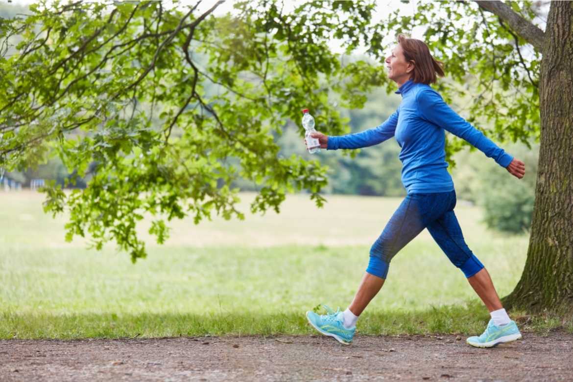 Bajar de peso caminando: 6 claves para mejorar tu rutina y aumentar el rendimiento